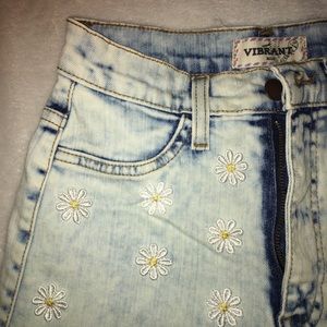 🌻Daisy jean shorts